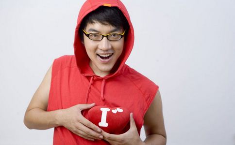 青春期男孩乳房增大的原因