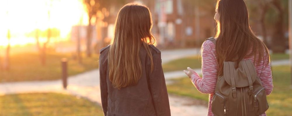 女孩经期该怎么清洗内裤(如何清洗月经期的内裤)